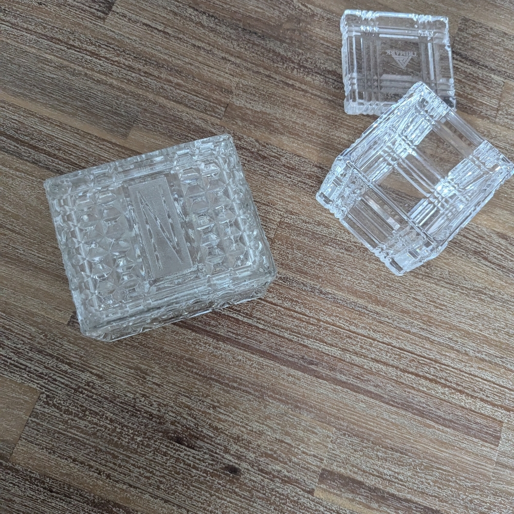Two boxes - Picture 4 of 6